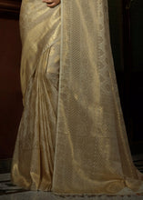 Carica l'immagine nel visualizzatore Galleria,Ivory White &amp; Golden Blend Woven Kanjivaram Silk Saree(Pre-Order)