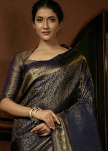 Laden Sie das Bild in den Galerie-Viewer, Presidential Blue &amp; Golden Blend Woven Kanjivaram Silk Saree