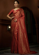 Carica l'immagine nel visualizzatore Galleria,Crimson Red &amp; Golden Blend Woven Kanjivaram Silk Saree