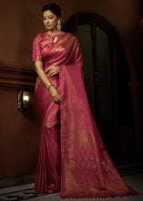 Laden Sie das Bild in den Galerie-Viewer, Hot Pink &amp; Golden Blend Woven Kanjivaram Silk Saree