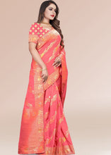 Carica l&#39;immagine nel visualizzatore Galleria,Brick Pink Zari Woven Silk Saree with Tassels on Pallu