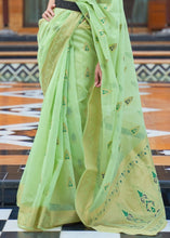 Laden Sie das Bild in den Galerie-Viewer, Mint Green Woven Linen Silk Saree