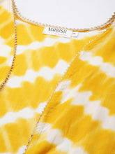 Carica l'immagine nel visualizzatore Galleria,Shrug with crop top and dhoti skirt