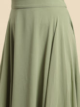 Load image into Gallery viewer, Flared skirt with crop top