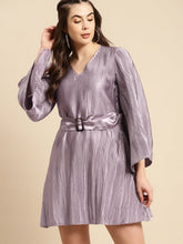 Cargar imagen en el visor de la galería, Flared mini dress with belt