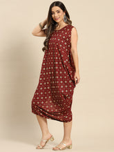 Laden Sie das Bild in den Galerie-Viewer, One side cowl asymettric dress with side