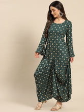 Laden Sie das Bild in den Galerie-Viewer, Bell Sleeve Long dress with front drape