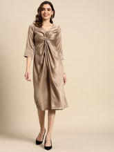 Carica l'immagine nel visualizzatore Galleria,Front Twist Midi Dress