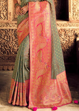 Laden Sie das Bild in den Galerie-Viewer, Swamp Green Woven Banarasi Silk Saree with Embroidered Blouse