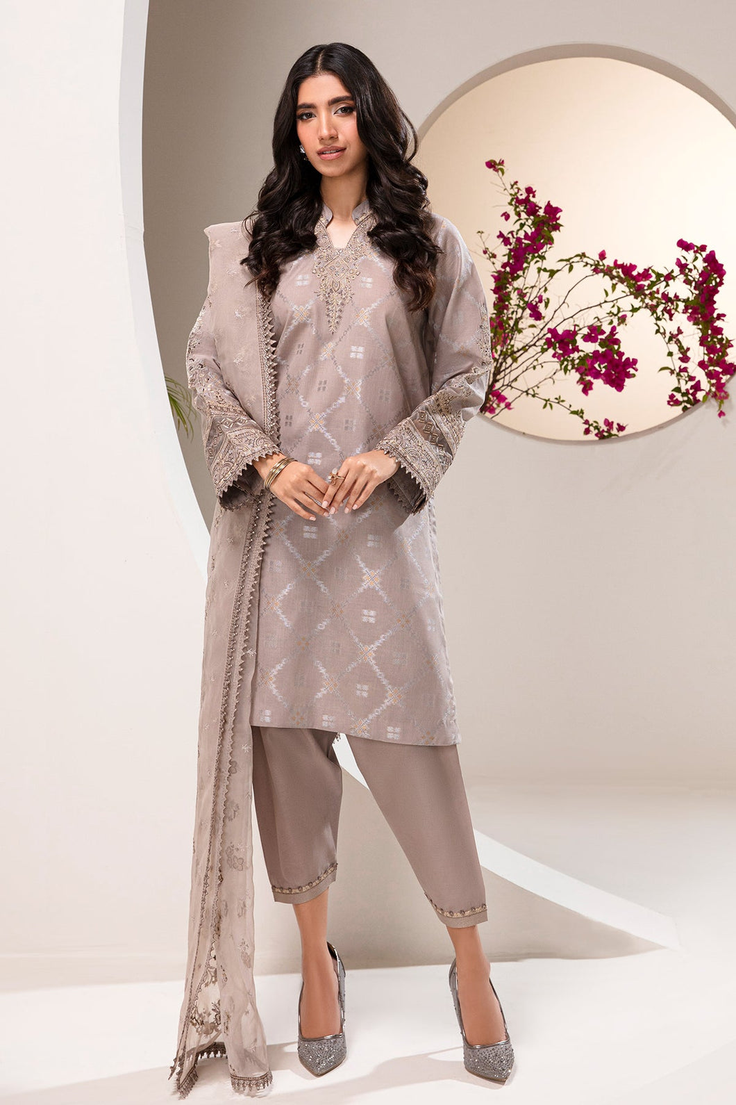 EMBROIDERED JACQUARD LAWN UF-345