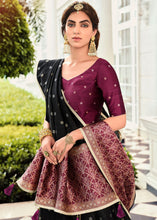 Carica l&#39;immagine nel visualizzatore Galleria,Midnight Black Banarasi Silk Lehenga Choli with Contrast Dupatta
