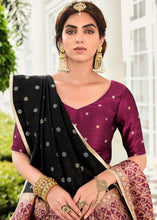 Carica l&#39;immagine nel visualizzatore Galleria,Midnight Black Banarasi Silk Lehenga Choli with Contrast Dupatta