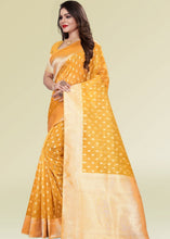 Laden Sie das Bild in den Galerie-Viewer, Mustard Yellow Zari Woven Silk Saree with Tassels on Pallu