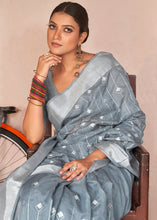 Carica l'immagine nel visualizzatore Galleria,Steel Grey Floral Embroidered Linen Saree