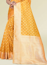 Laden Sie das Bild in den Galerie-Viewer, Mustard Yellow Zari Woven Silk Saree with Tassels on Pallu