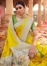 Carica l'immagine nel visualizzatore Galleria,Cadmium Yellow Woven Kanjivaram Silk Saree