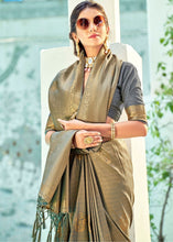 Carica l&#39;immagine nel visualizzatore Galleria,Seal Grey Woven Kanjivaram Silk Saree