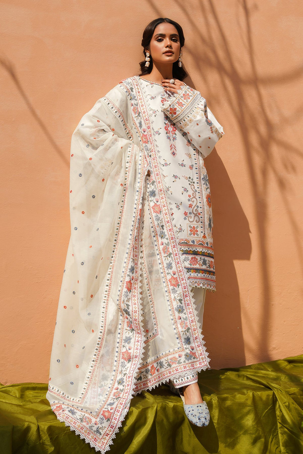 EMBROIDERED  LAWN  SL10-D07