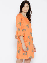 Load image into Gallery viewer, Bell sleeve Printed dress with front pockets