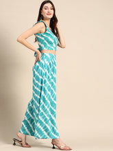Carica l'immagine nel visualizzatore Galleria,Crop top with back tie and plazzo pants