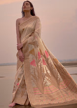 Carica l&#39;immagine nel visualizzatore Galleria,Beige Woven Linen Silk Saree with Floral Motif on Pallu and Border