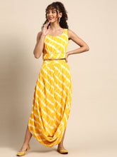 Carica l'immagine nel visualizzatore Galleria,Crop top with cowl dhoti skirt