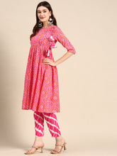 Laden Sie das Bild in den Galerie-Viewer, Anghrakha style Kurta with palazzo