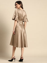 Cargar imagen en el visor de la galería, Midi over lap Frill Dress