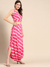 Carica l'immagine nel visualizzatore Galleria,Crop top with cowl dhoti skirt