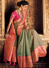 Laden Sie das Bild in den Galerie-Viewer, Swamp Green Woven Banarasi Silk Saree with Embroidered Blouse