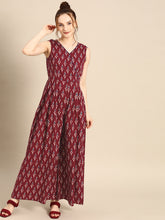 Carica l'immagine nel visualizzatore Galleria,Overlap neck pleated jumpsuit