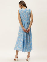 Load image into Gallery viewer, Box pleat dress with side pockets