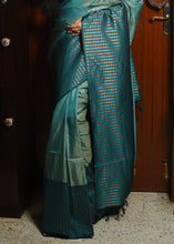 Load image into Gallery viewer, Rama Green Two Tone Zari Woven Banarasi Silk Saree