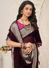 Carica l'immagine nel visualizzatore Galleria,Hickory Brown Designer Organza Silk Saree with Tassels On Pallu