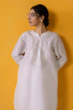 Laden Sie das Bild in den Galerie-Viewer, EMBROIDERED LAWN PR-812