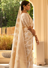 Carica l'immagine nel visualizzatore Galleria,Daisy White Woven Soft Kanjivaram Silk Saree with overall Butti work