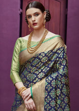 Cargar imagen en el visor de la galería, Navy Blue Woven Patola Silk Saree