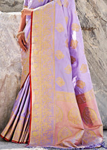 Laden Sie das Bild in den Galerie-Viewer, Orchid Purple Woven Designer Silk Saree with Butti overall