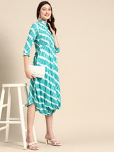 Carica l'immagine nel visualizzatore Galleria,Front Cowl Midi Dress
