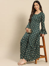 Laden Sie das Bild in den Galerie-Viewer, Bell Sleeve Long dress with front drape