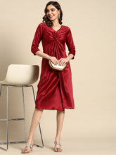 Carica l'immagine nel visualizzatore Galleria,Front Twist Midi Dress