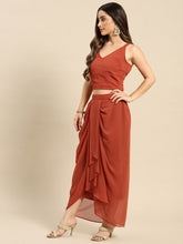 Laden Sie das Bild in den Galerie-Viewer, Shrug with crop top and skirt