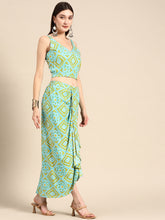 Carica l'immagine nel visualizzatore Galleria,Shrug with crop top and dhoti skirt