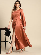 Carica l'immagine nel visualizzatore Galleria,One shoulder Over lap Maxi Dress