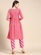 Laden Sie das Bild in den Galerie-Viewer, Anghrakha style Kurta with palazzo