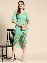 Carica l'immagine nel visualizzatore Galleria,Overlap Midi Dress