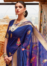 Laden Sie das Bild in den Galerie-Viewer, Berry Blue Linen Silk Saree with Colorful Weaving work