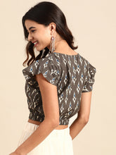 Load image into Gallery viewer, Crop top with flare sleeve