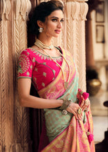 Laden Sie das Bild in den Galerie-Viewer, Pale Green Woven Banarasi Silk Saree with Embroidered Blouse