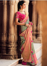 Laden Sie das Bild in den Galerie-Viewer, Pale Green Woven Banarasi Silk Saree with Embroidered Blouse